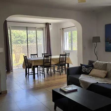Maison F4 Avec Jardin Et Parking Сasa de vacaciones *